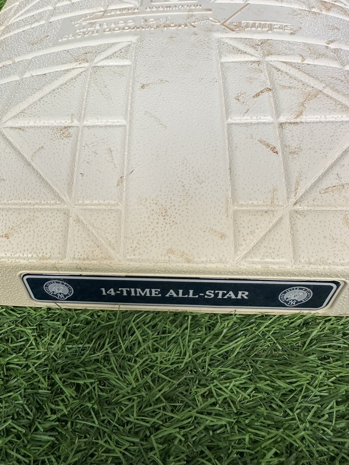 New York Yankees Game Used Base “Derek Jeter Day, 5/14/17” MLB Auth