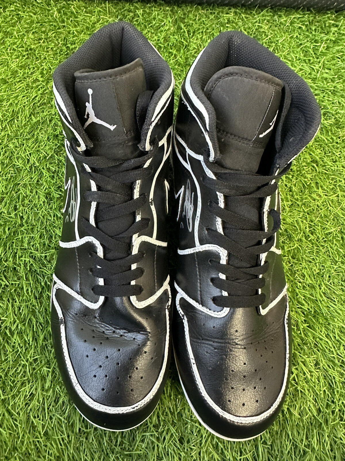 Jonathan India Cincinnati Reds Game Used Cleats Jordan 1’s Black/White 2023 MLB