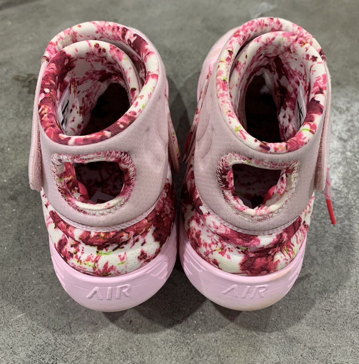 Carlos Gonzalez Cleveland Indians Game Used Cleats 2019 Mothers Day Gonzalez LOA