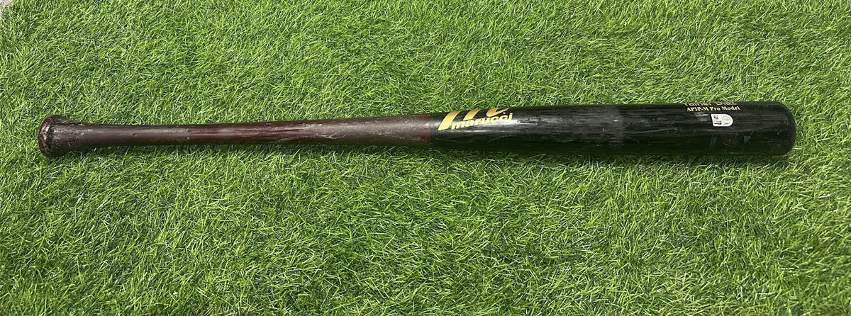 Yainer Diaz Houston Astros Game Used Bat 2024 Uncracked MLB Auth