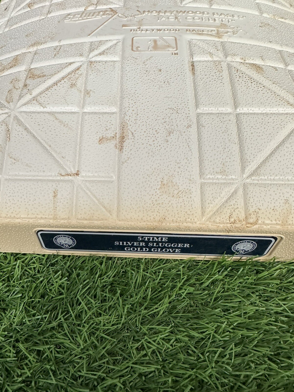 New York Yankees Game Used Base “Derek Jeter Day, 5/14/17” MLB Auth